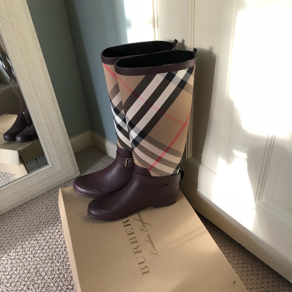 Burberry Simeon Rain Boot in Brown